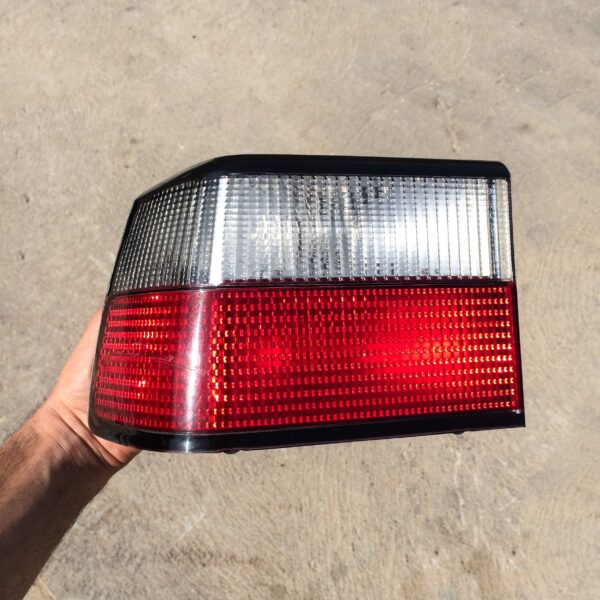 چراغ عقب چپ گلگیر زانتیا استوک